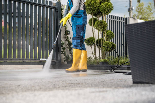 Best Pool Deck Cleaning  in Sharon Center, OH